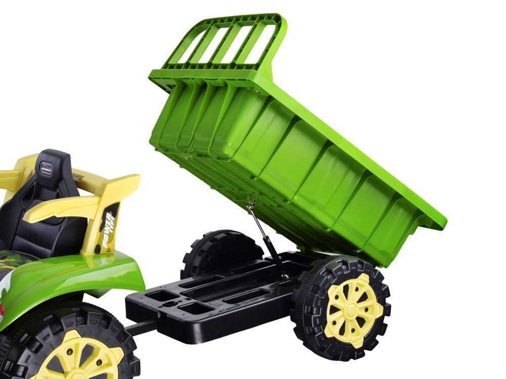 Zeleni traktor s prikolicom AKU