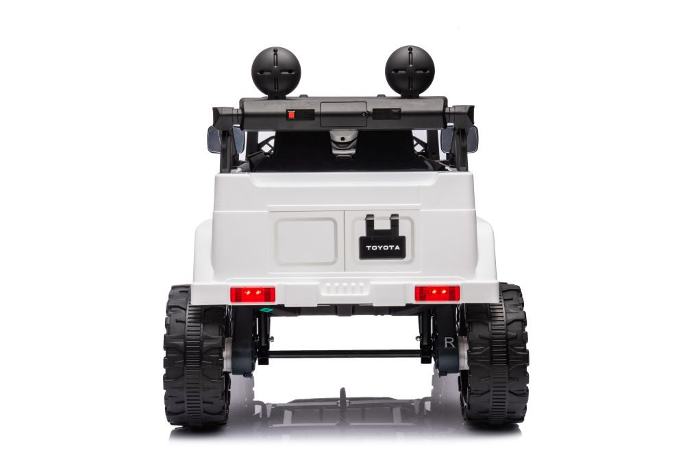 Licencirani auto na akumulator Toyota FJ White 4x4 - bijeli