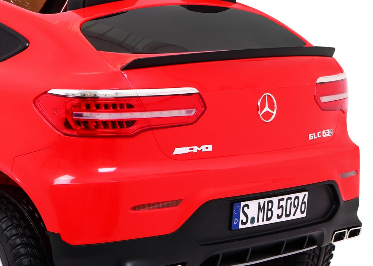 Licencirani auto na akumulator Mercedes GLC 63S - dvosjed - crveni