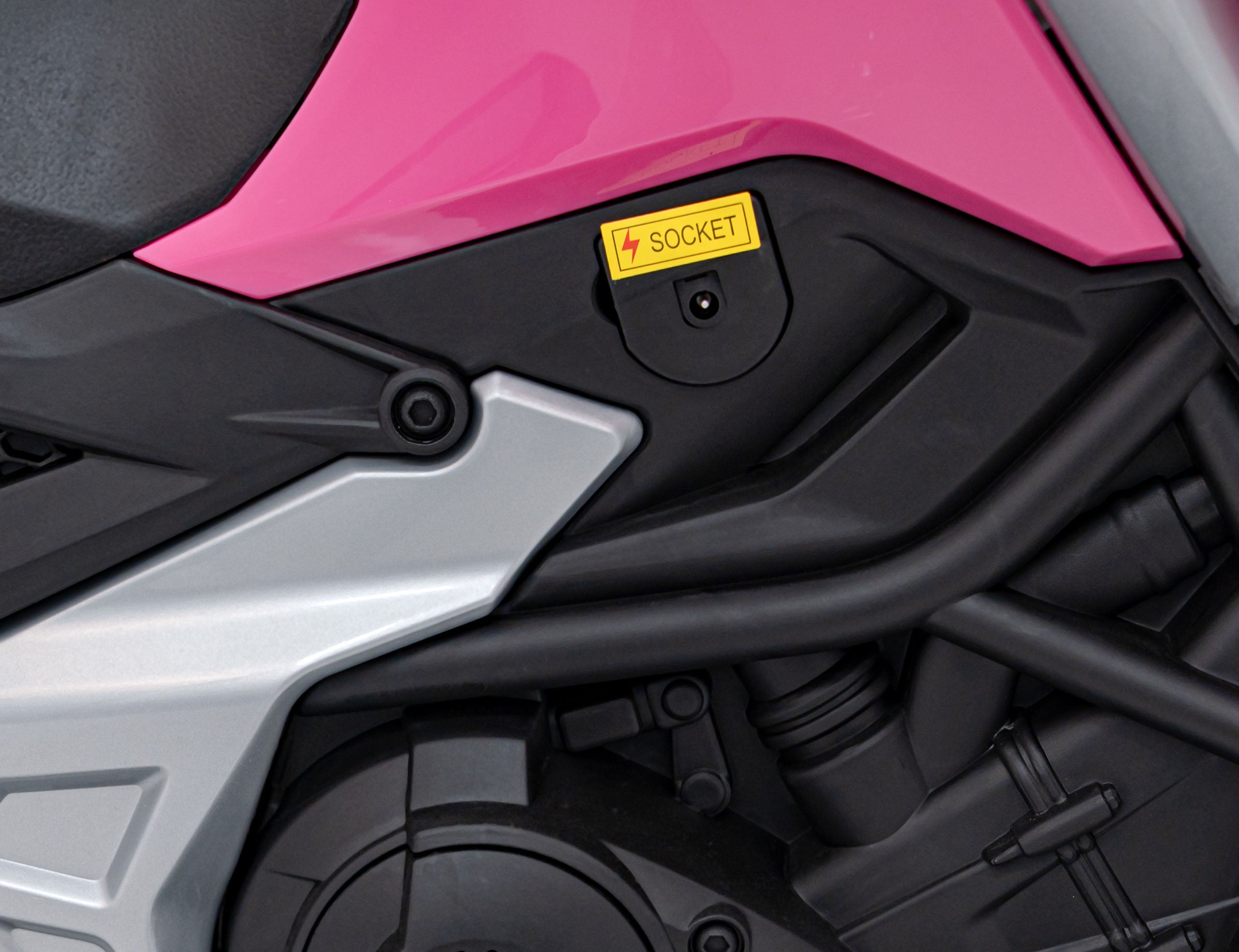 Licencirani motor na akumulator Honda NC750X - rozi