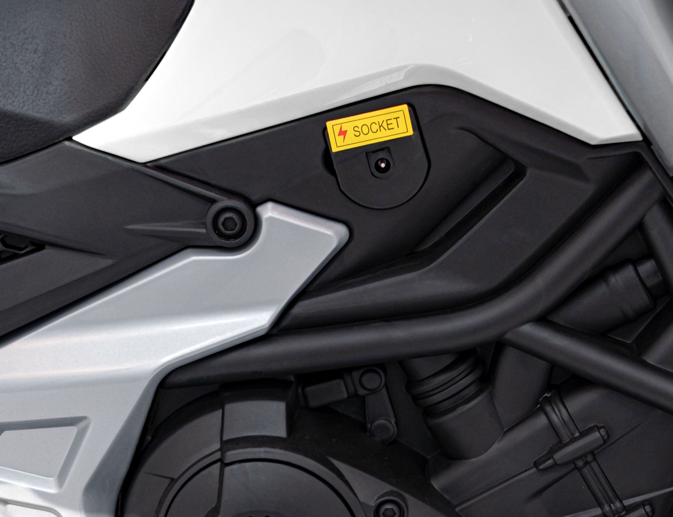 Licencirani motor na akumulator Honda NC750X - bijeli