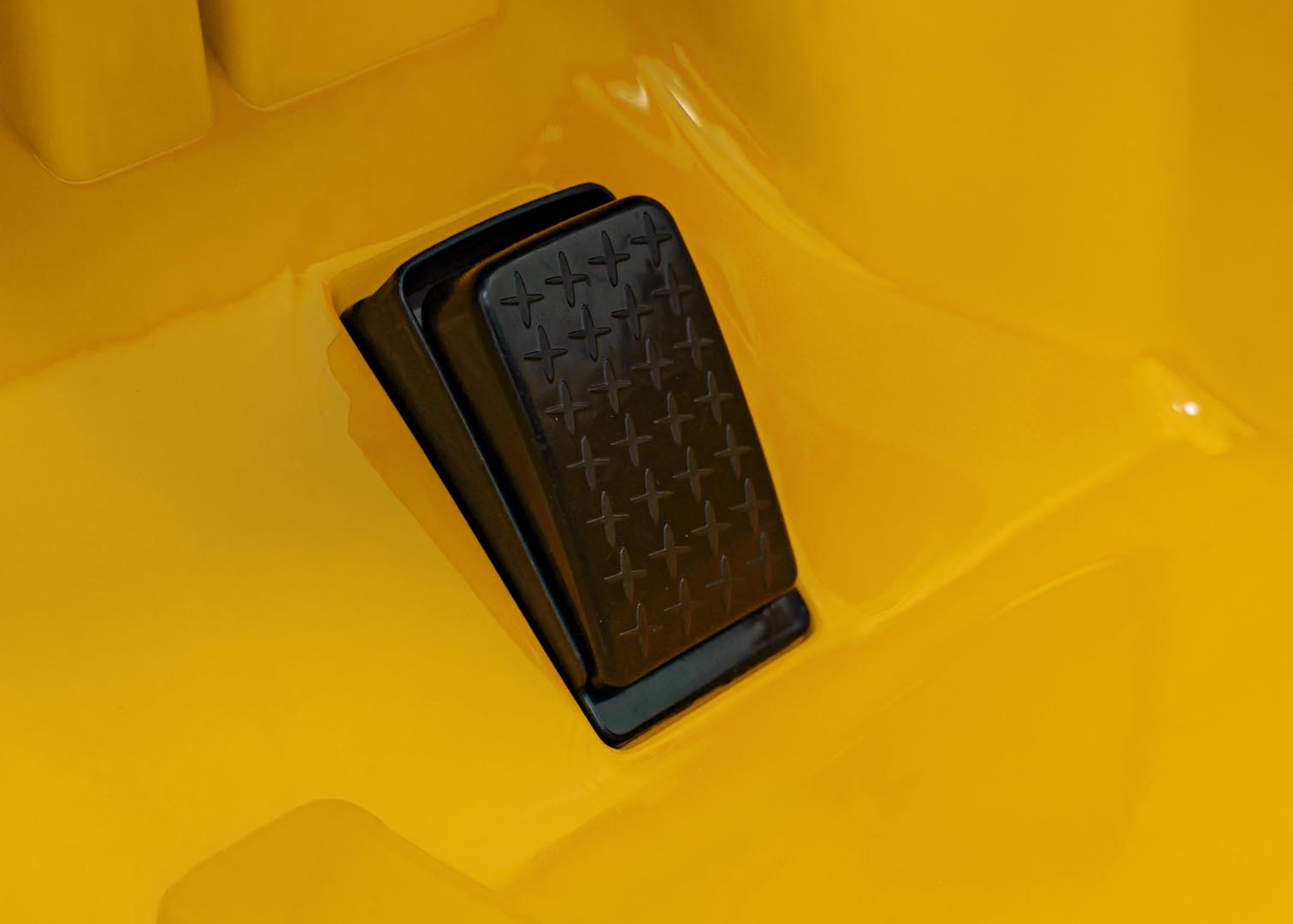 Licencirani auto na akumulator Porsche 718 - žuti/lakirani