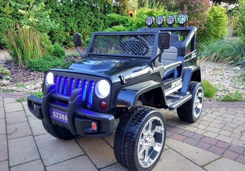 Auto na akumulator S2388 Jeep 4x4 - crni