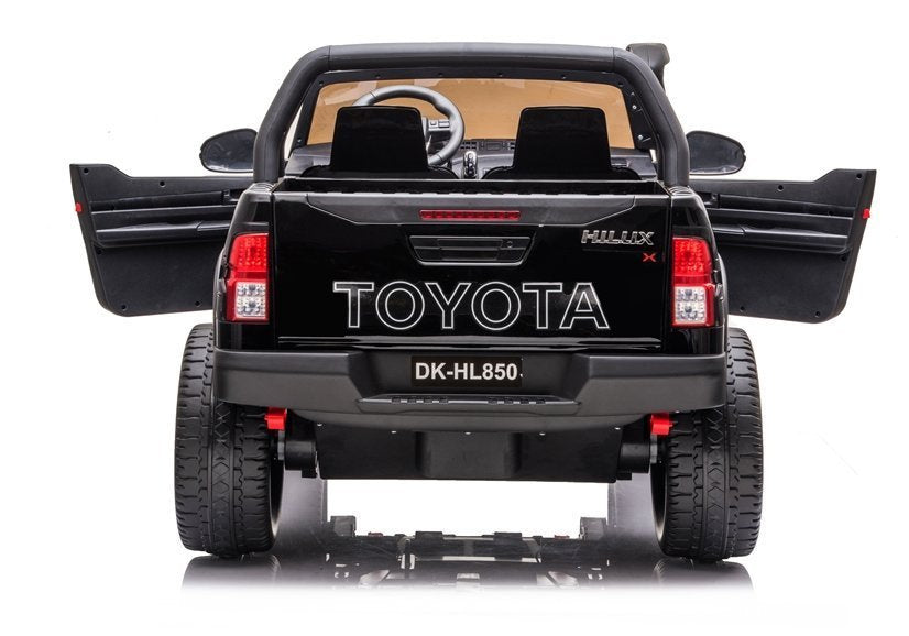 Licencirani auto na akumulator Toyota Hilux 4x4 - dvosjed - crni/lakirani