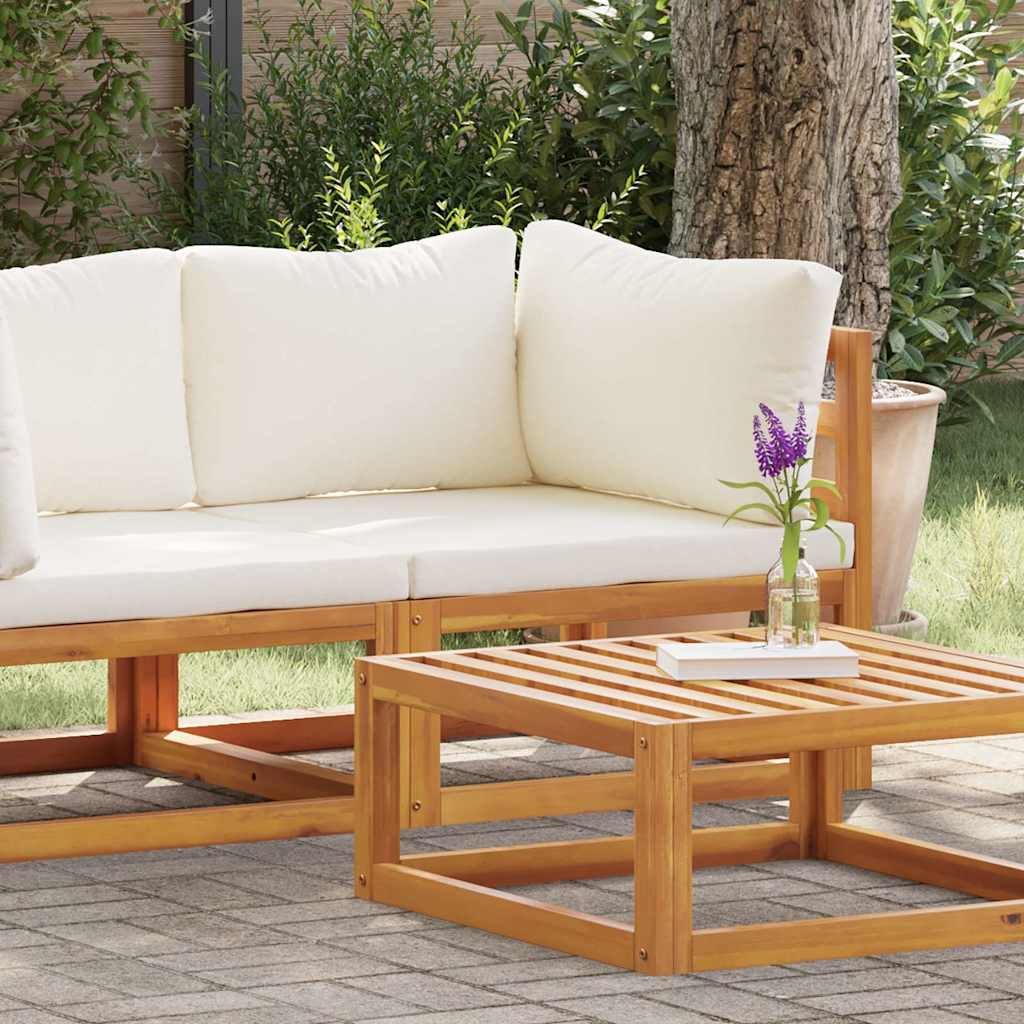 Modularna kutna sofa i krem bijeli jastuci bagremovo drvo
