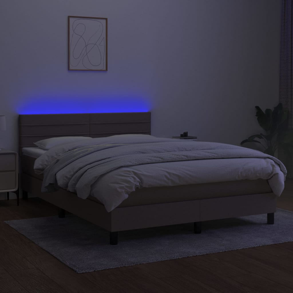 Krevet box spring s madracem LED smeđesivi 140x200 cm tkanina