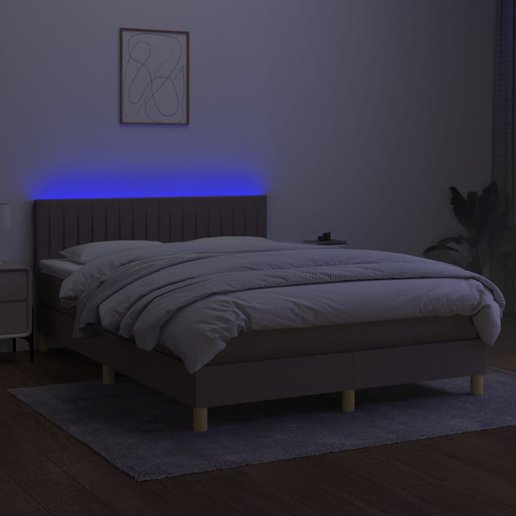 Krevet box spring s madracem LED smeđesivi 140x200 cm tkanina