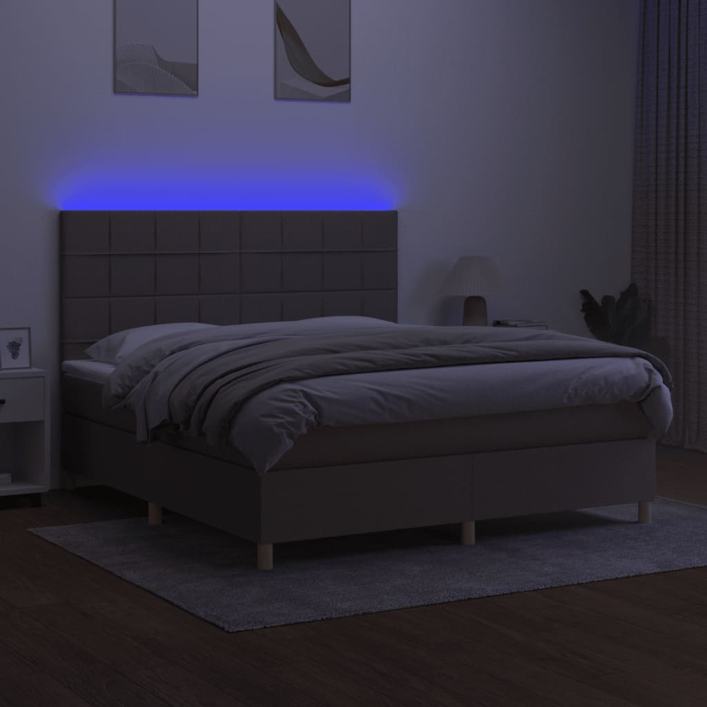 Krevet box spring s madracem LED smeđesivi 180x200 cm tkanina