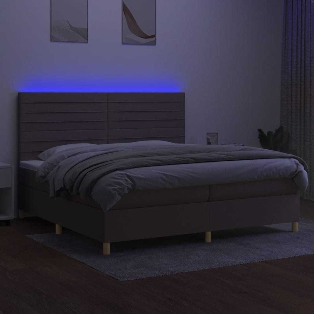 Krevet box spring s madracem LED smeđesivi 200x200 cm tkanina