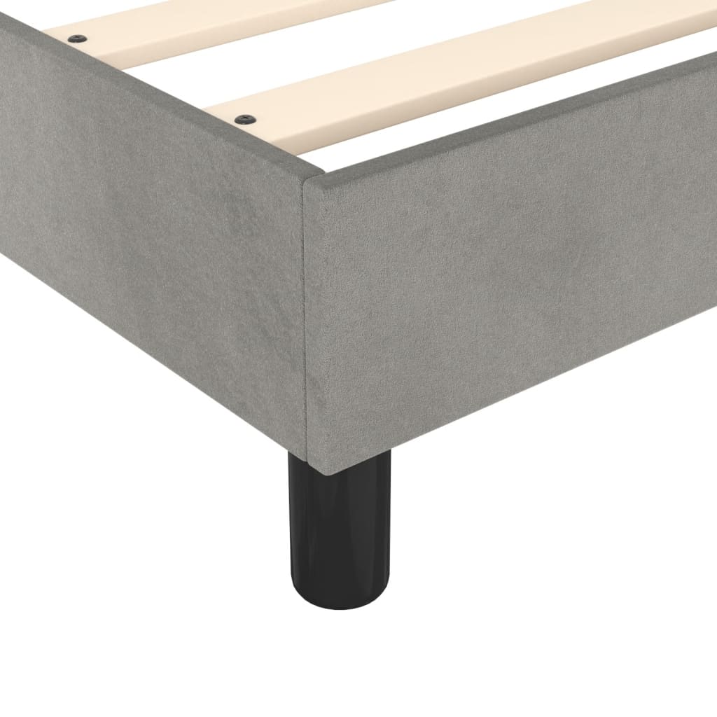 Krevet s oprugama i madracem svjetlosivi 140x190 cm baršunasti