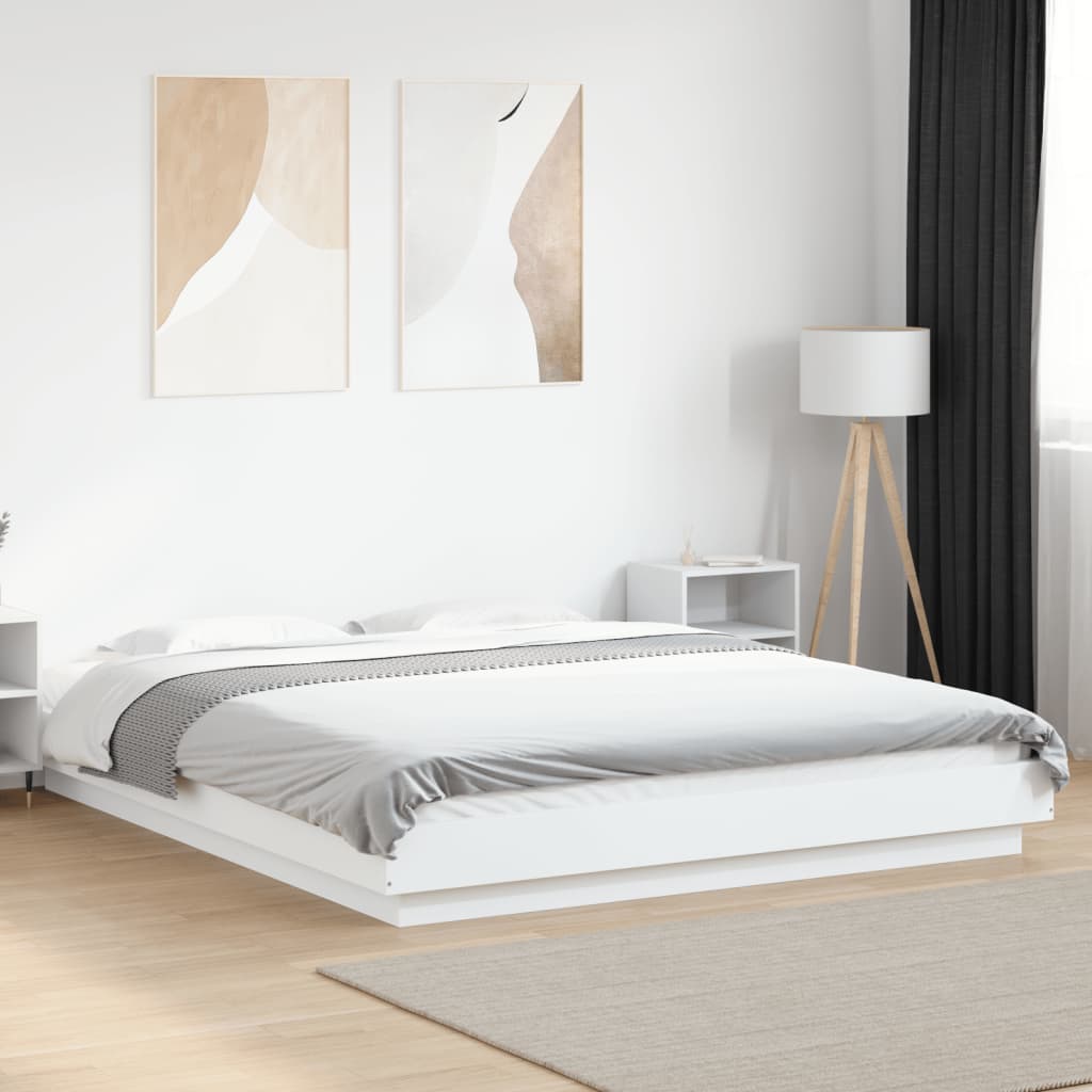 Okvir kreveta s LED svjetlima bijeli 150 x 200 cm drveni