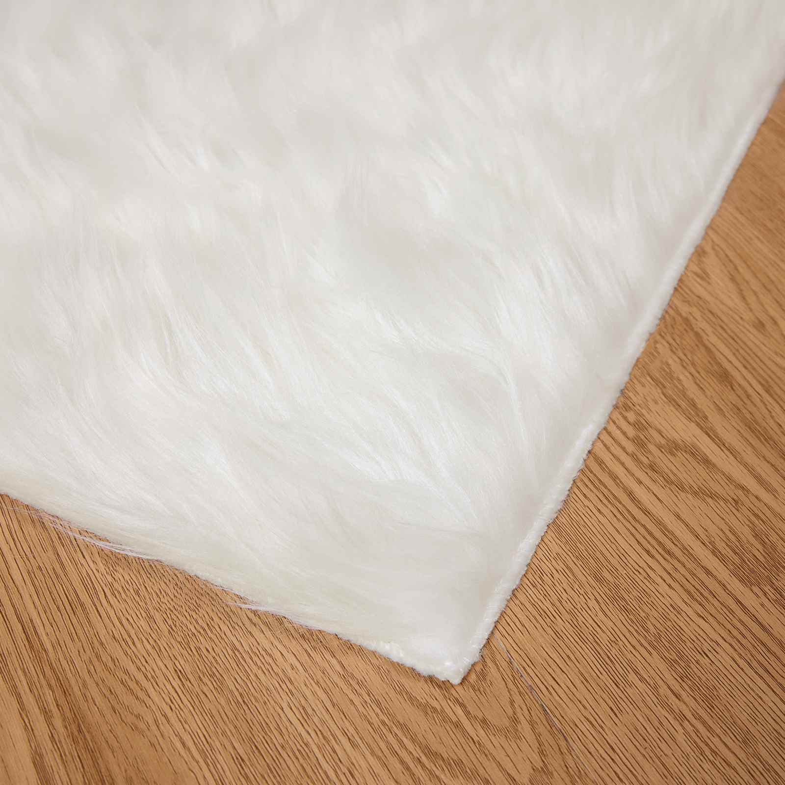 Tepih od umjetne ovčje kože TAFALLA Bijela 80 x 200 cm