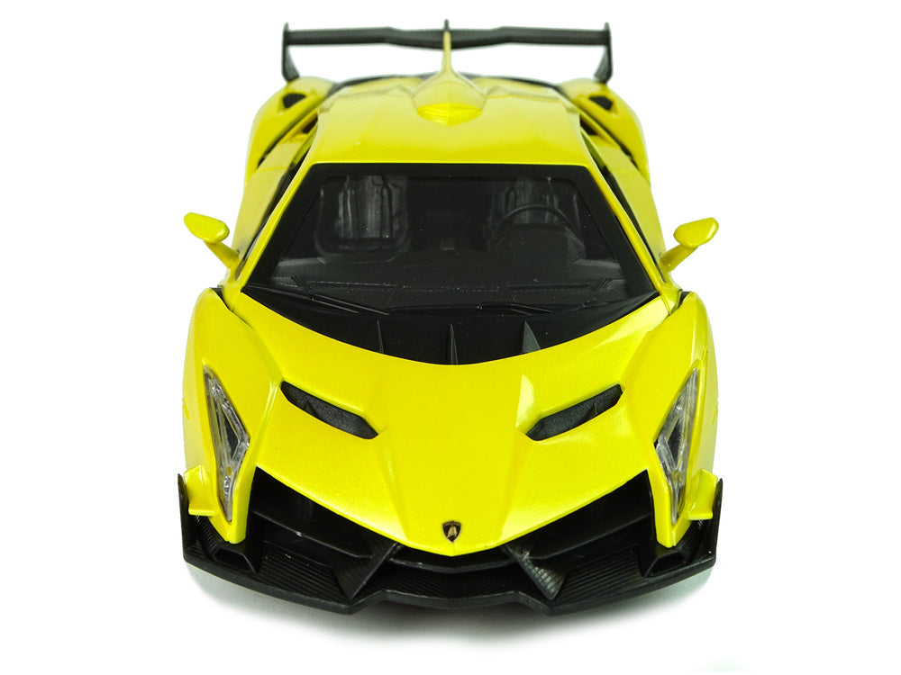 Licencirani auto na daljinsko upravljanje Lamborghini Veneno 2.4 G sa efektima - žuti