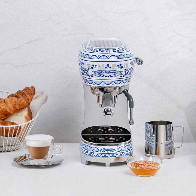 Smeg ECF02DGBEU Aparat za kavu