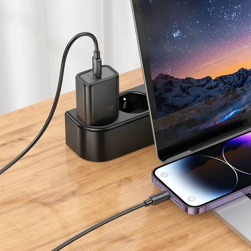 HOCO Type-C zidni punjač + Type-C kabel za Lightning PD QC 30W N62 crni